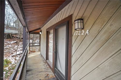 1722 Treetop Trl, Akron, OH, 44313-8574 | Card Image