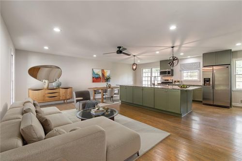 2146 Chevy Chase Ln, Decatur, GA, 30032-6121 | Card Image