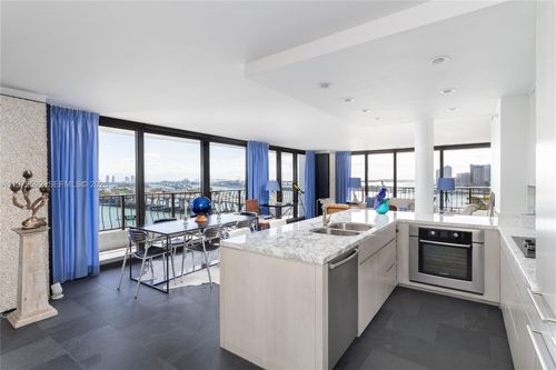 apt-20a-555 Ne 15th St, Miami, FL, 33132-1403 | Card Image