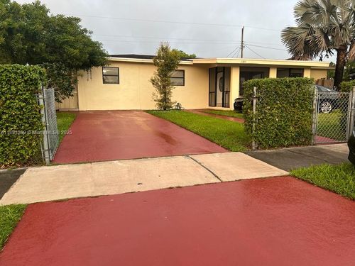0-11821 Sw 185th Ter, Miami, FL, 33177-3216 | Card Image