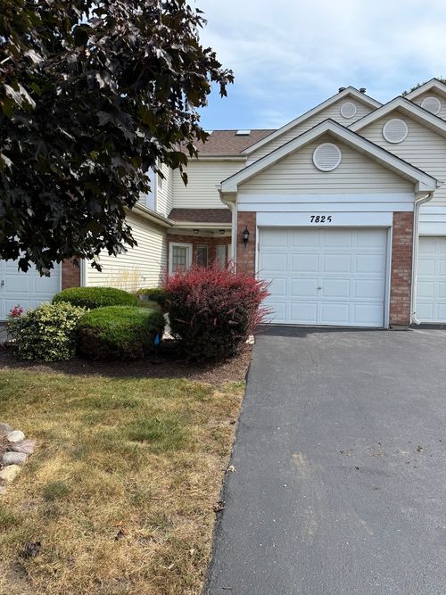 7825-7825 Darien Lake Dr, Darien, IL, 60561-5020 | Card Image
