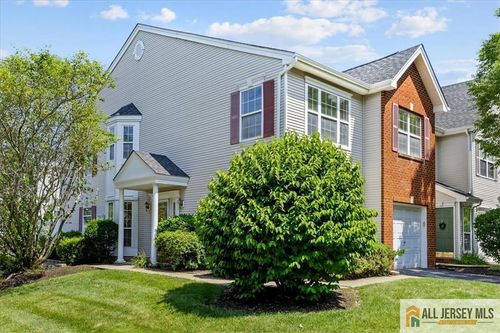 305 Harvest Ln, MONMOUTH JUNCTION, NJ, 08852-1945 | Card Image