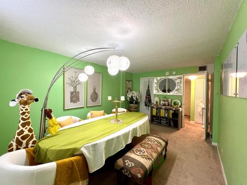 apt-3f-500 Executive Center Dr, West Palm Beach, FL, 33401-4922 | Card Image