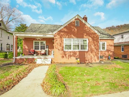 221 3rd St, Paintsville, KY, 41240-1030 | Card Image