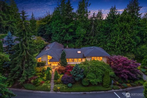 2725 Sahalee Drive W, Sammamish, WA, 98074 | Card Image