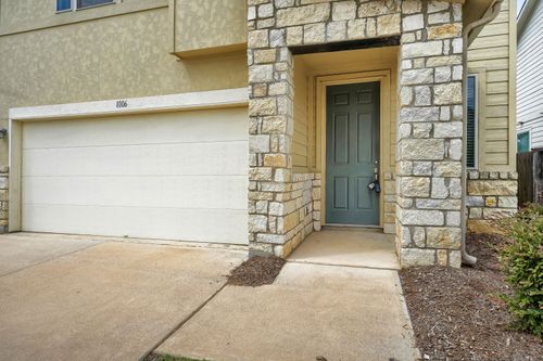 8106 Dampton Ln, Austin, TX, 78744-5915 | Card Image