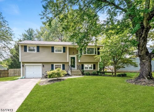 10 Grandin Dr, Flemington, NJ, 08822-4638 | Card Image