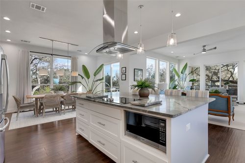 20503 Bonanza St, Lago Vista, TX, 78645-2253 | Card Image