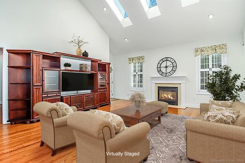 66-66 Watkins Dr, Sandy Hook, CT, 06482-1367 | Card Image