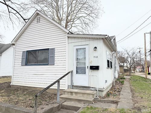 712 N Pearl St, Logansport, IN, 46947-2636 | Card Image