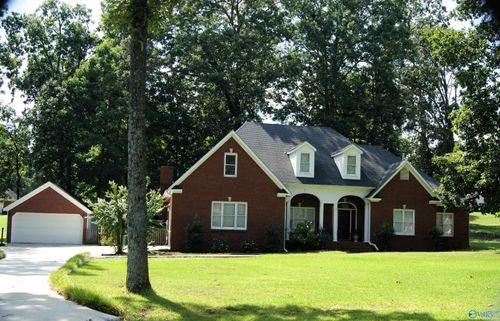 24 Golden Oak Dr, Trinity, AL, 35673-6407 | Card Image