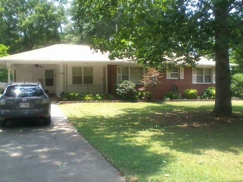 1009 N 1st St, Fort Valley, GA, 31030-3572 | Card Image