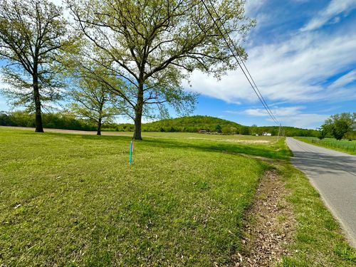 1053 Haunt Hollow Rd, Unionville, TN, 37180-8674 | Card Image