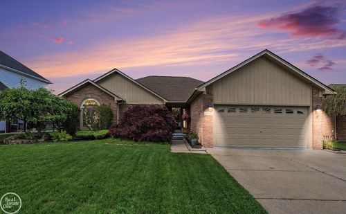 19319 Weathervane Dr, Macomb, MI, 48044-2885 | Card Image