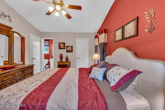 39 Honeysuckle Way, House other with 4 bedrooms, 3 bathrooms and null parking in Howell NJ | Image 32