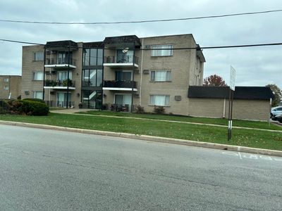 204 - 5450 W 127th Street, Condo with 2 bedrooms, 1 bathrooms and 2 parking in Alsip IL | Image 1