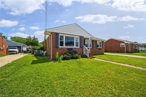 18 Reynolds Drive, Hampton, VA, 23664 | Card Image
