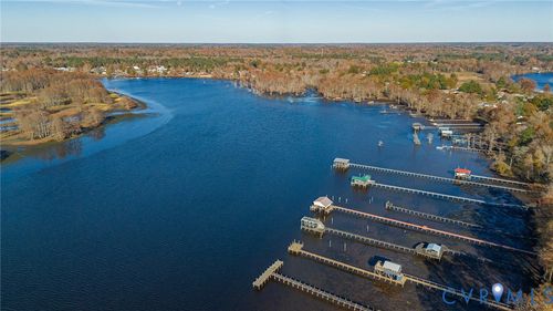 700 W Riverside Dr, Lanexa, VA, 23089-6123 | Card Image