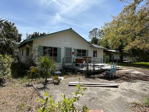 1226 Hawthorne Ave, Cedar Key, FL, 32625-6101 | Card Image