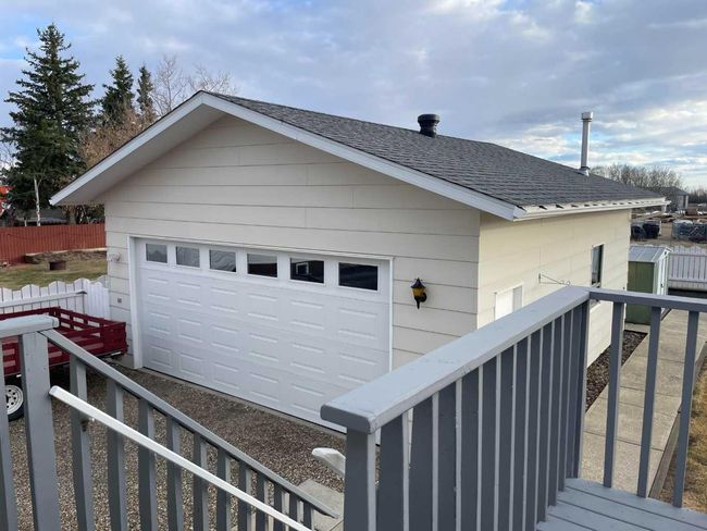 11823 102 Ave., House other with 3 bedrooms, 2 bathrooms and 4 parking in Fairview AB | Image 4