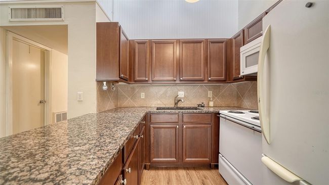 Kitchen | Image 5