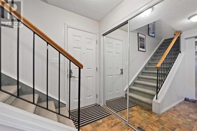 4810 40 Ave Sw, Townhouse with 2 bedrooms, 1 bathrooms and 1 parking in Calgary AB | Image 2