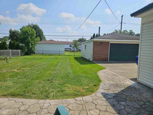 33846 Nokomis, Fraser, MI, 48026-4319 | Card Image