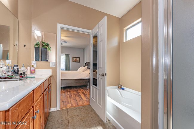 Primary bath 2 | Image 18