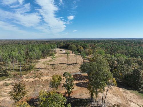 1050 Clifft Rd, Bolivar, TN, 38008-3804 | Card Image