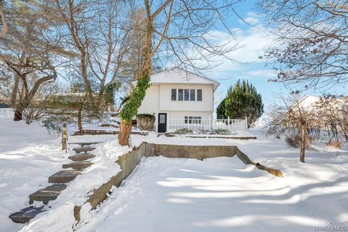 435 Echo Avenue, Brookhaven, NY, 11789 | Card Image