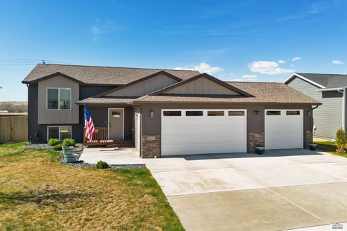 3677 Blackpowder Rd, Rapid City, SD, 57703-8554 | Card Image