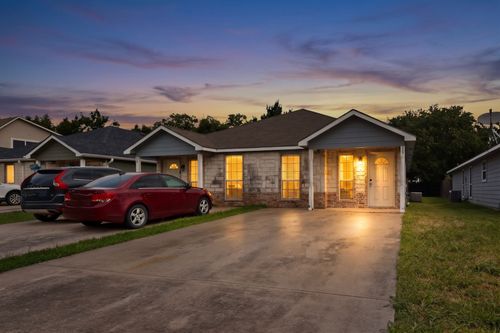 117-117 W Wilson Ave, Sherman, TX, 75090-8967 | Card Image