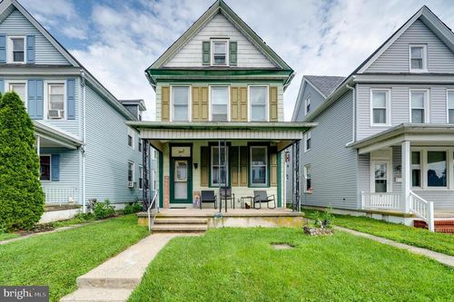 121 E Washington St, FLEETWOOD, PA, 19522-1427 | Card Image