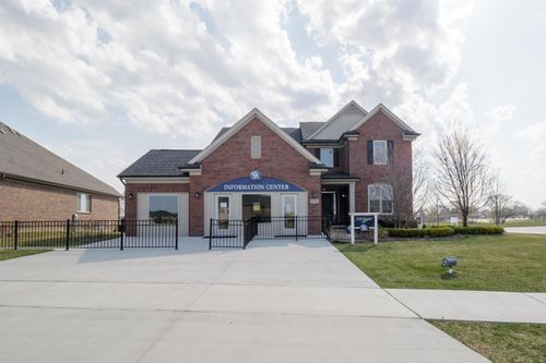17646 Kite Dr, Macomb, MI, 48042-1214 | Card Image