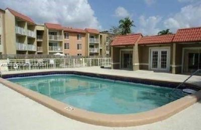 226 - 8180 Geneva Ct, Condo with 2 bedrooms, 2 bathrooms and null parking in Doral FL | Image 1