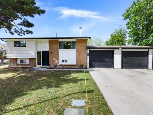 21 Quebec Cir, Tooele, UT, 84074-2445 | Card Image