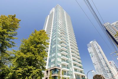 2409 - 6463 Silver Ave, Condo with 2 bedrooms, 2 bathrooms and 1 parking in Burnaby BC | Image 1