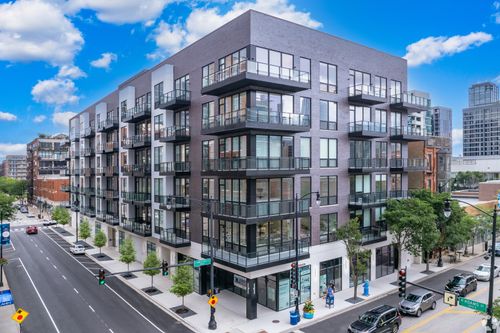 504-812 W Adams St, Chicago, IL, 60607-5233 | Card Image