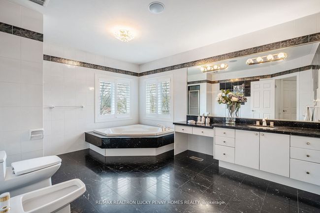 16 Noble St, House other with 7 bedrooms, 6 bathrooms and 12 parking in Markham ON | Image 20