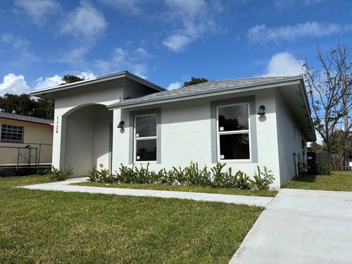1124 W 25th St, Riviera Beach, FL, 33404-4220 | Card Image