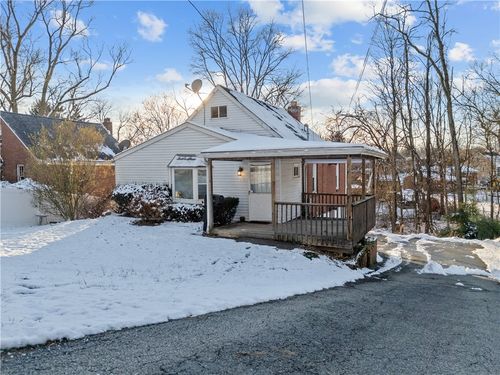 237 Collins Dr, Pittsburgh, PA, 15235-3837 | Card Image