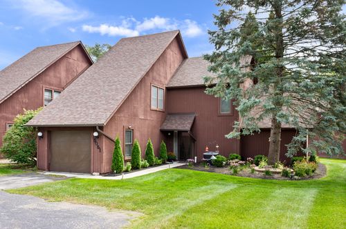 5051 Woodlake Dr, Loves Park, IL, 61111-4350 | Card Image