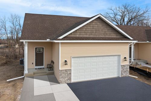 1121 Seurer St, Elko New Market, MN, 55054-5442 | Card Image