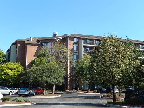 apt-408-75 Kristin Cir, Schaumburg, IL, 60195-3359 | Card Image
