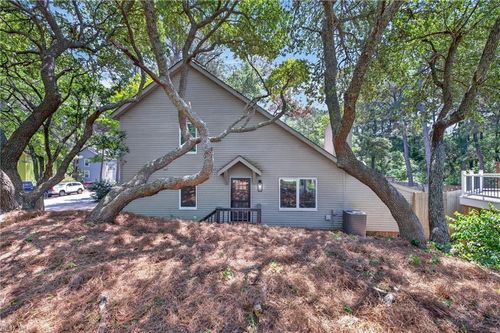 2101 Woodlawn Ave, Virginia Beach, VA, 23455-1659 | Card Image