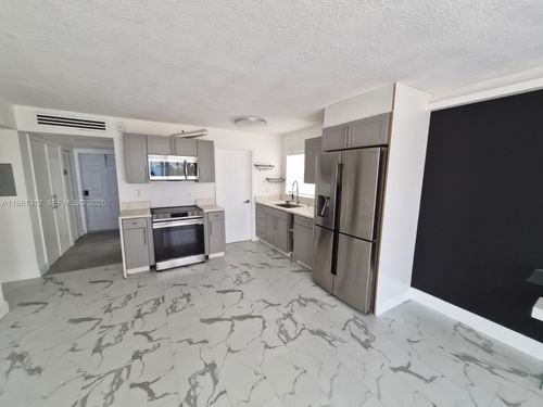 apt-304-16410 Miami Dr, North Miami Beach, FL, 33162-4022 | Card Image