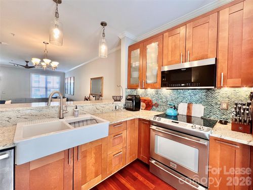 833 W 4th St, Charlotte, NC, 28202-1103 | Card Image