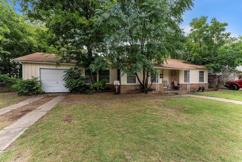 405 Lanola Court, Fort Worth, TX, 76103 | Card Image