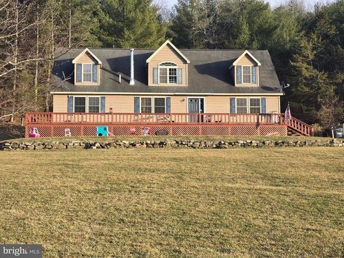 83 May Fly Ln, SUGAR GROVE, WV, 26815-7076 | Card Image