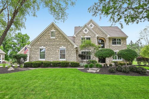 5751 Medallion Dr E, Westerville, OH, 43082-9068 | Card Image